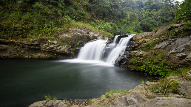 Air Terjun Watu Lawang: Surga Tersembunyi di Lereng Pegunungan Jawa Timur